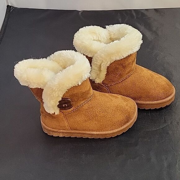 BRAND NEW KIDS KIDGETS SUEDE ANKLE BOOTIES - Picture 5 of 15